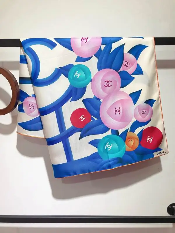 Chanel silk scarf 90X90cm E19 (11)
